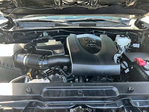 Used 2023 Toyota Tacoma TRD Off-Road image 30