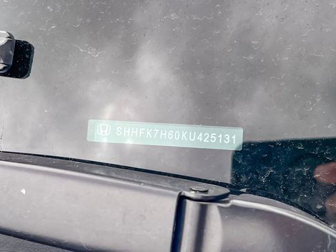 Used 2019 Honda Civic EX image 3