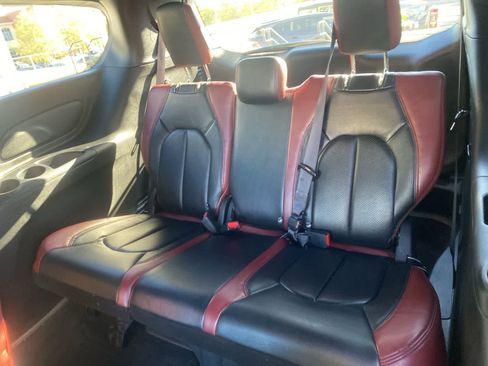 Used 2021 Chrysler Pacifica Touring w/ Uconnect Theater Family Group image 14