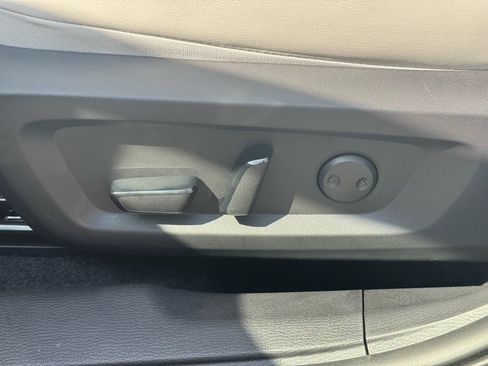 New 2025 Mitsubishi Outlander SE image 23