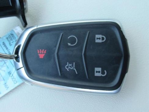 Used 2024 Cadillac XT6 Sport w/ Technology Package AWD/4WD image 32