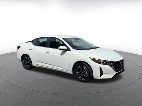 Used 2025 Nissan Sentra SV image 2