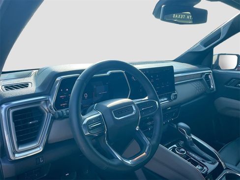 Used 2024 GMC Canyon Denali image 11