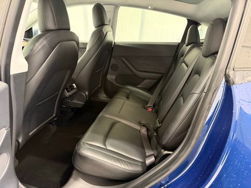Used 2021 Tesla Model Y Standard Range image 17