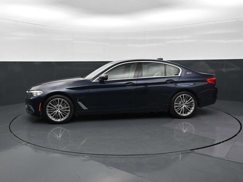 Used 2019 BMW 530e w/ Luxury Package RWD image 8
