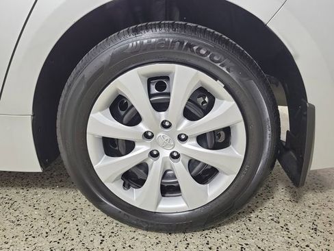 Used 2025 Toyota Corolla LE FWD image 8