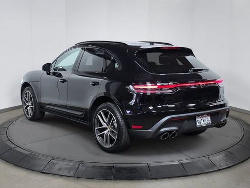 Certified 2026 Porsche Macan AWD/4WD image 3