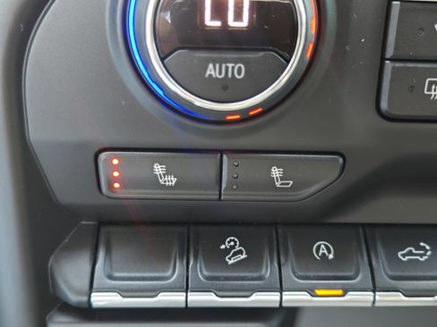 Used 2021 Chevrolet Silverado 1500 LT Trail Boss w/ Convenience Package II image 27