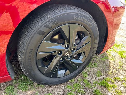 Used 2022 Hyundai Elantra SEL w/ Cargo Package image 4