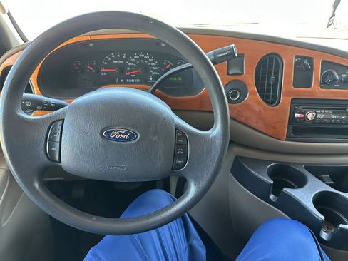 Used 2006 Ford E-450 and Econoline 450 image 6
