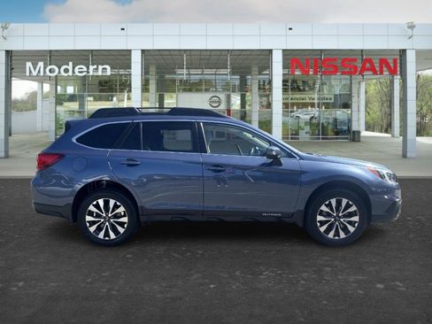 Used 2017 Subaru Outback 3.6R Limited AWD/4WD image 6
