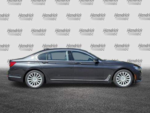 Used 2017 BMW 740i RWD image 3