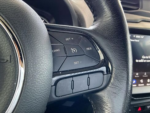 Used 2020 Jeep Renegade Altitude w/ UConnect 8.4 Nav Group AWD/4WD image 25
