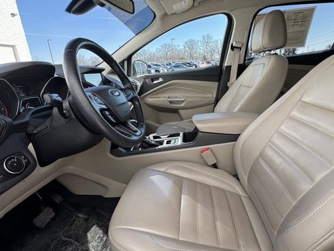 Used 2017 Ford Escape Titanium image 19