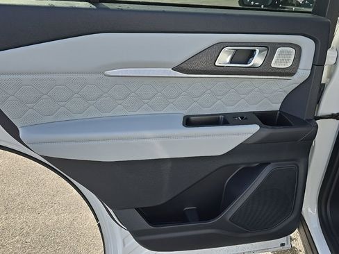 New 2026 Ford Explorer Platinum w/ LUX Leather Package image 38