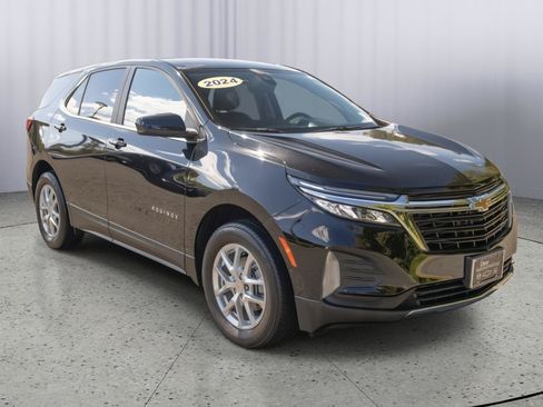 Used 2024 Chevrolet Equinox LT AWD/4WD image 1