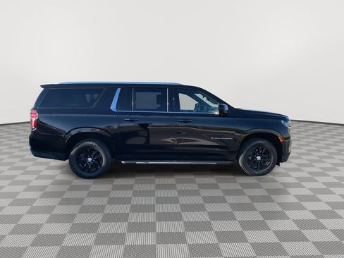 Used 2022 Chevrolet Suburban LS image 8