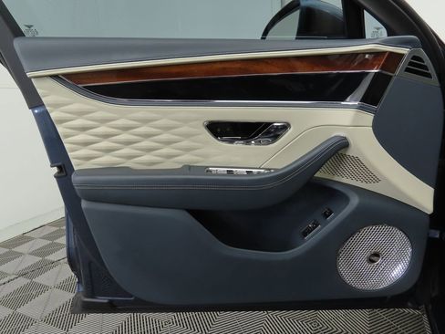 Certified 2020 Bentley Flying Spur W12 image 24