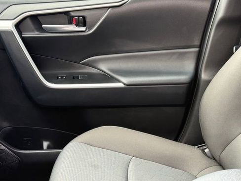 Used 2025 Toyota RAV4 XLE image 12