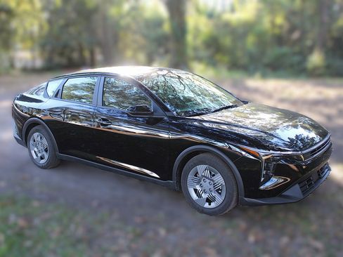 New 2025 Kia K4 LX image 4