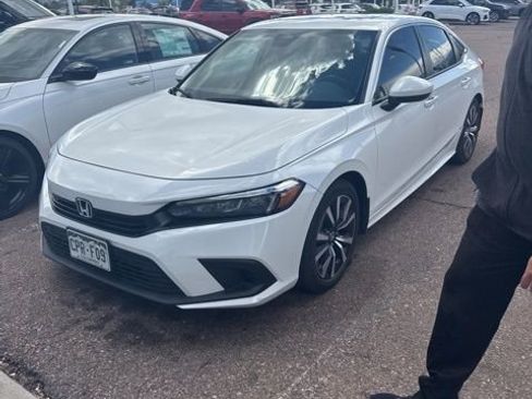 Used 2022 Honda Civic EX image 2