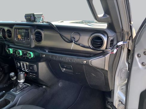 Used 2019 Jeep Wrangler Sport AWD/4WD image 16