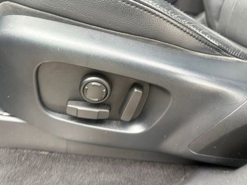 Used 2019 Land Rover Discovery HSE AWD/4WD image 18