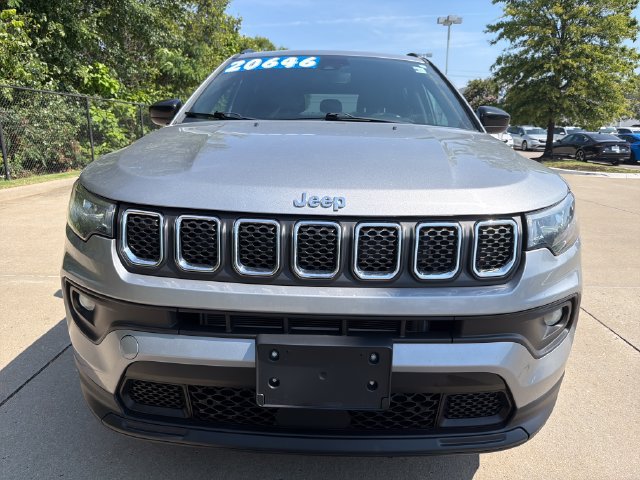 Used 2024 Jeep Compass Latitude AWD/4WD image 15
