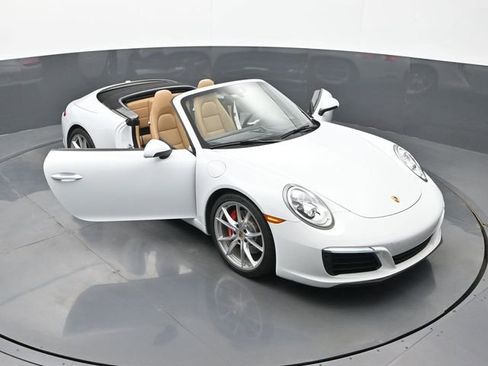 Certified 2019 Porsche 911 Carrera S RWD image 29