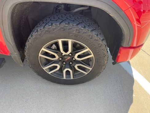 Used 2021 GMC Sierra 1500 AT4 w/ AT4 Value Package image 4