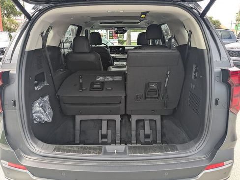 Certified 2026 Kia Carnival SX w/ SX Dark Edition Package FWD image 11