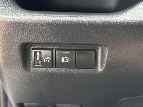 Used 2019 Toyota RAV4 XLE image 10