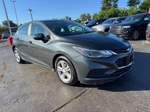 Used 2017 Chevrolet Cruze LT w/ Convenience Package FWD image 7