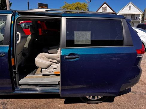 Used 2012 Toyota Sienna XLE w/ XLE Navigation Pkg FWD image 22