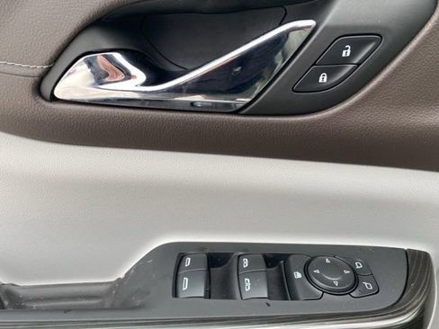 Used 2023 GMC Acadia SLT w/ Trailering Package image 15