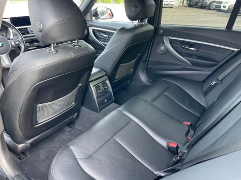 Used 2018 BMW 340i xDrive Sedan w/ Premium Package image 21