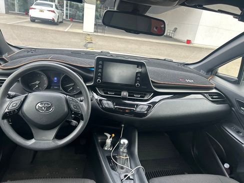 Used 2019 Toyota C-HR LE FWD image 8