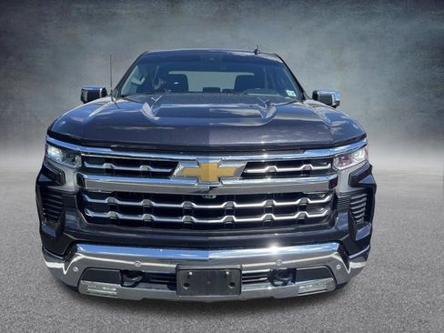Used 2023 Chevrolet Silverado 1500 LTZ AWD/4WD image 2