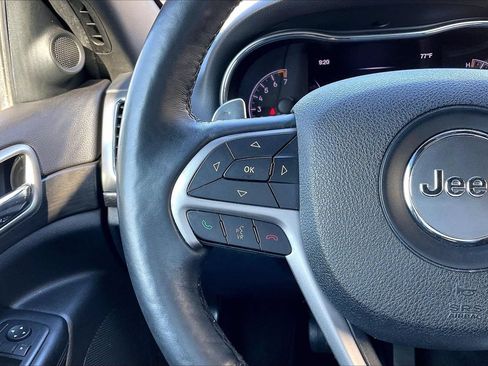 Used 2017 Jeep Grand Cherokee Altitude RWD image 28
