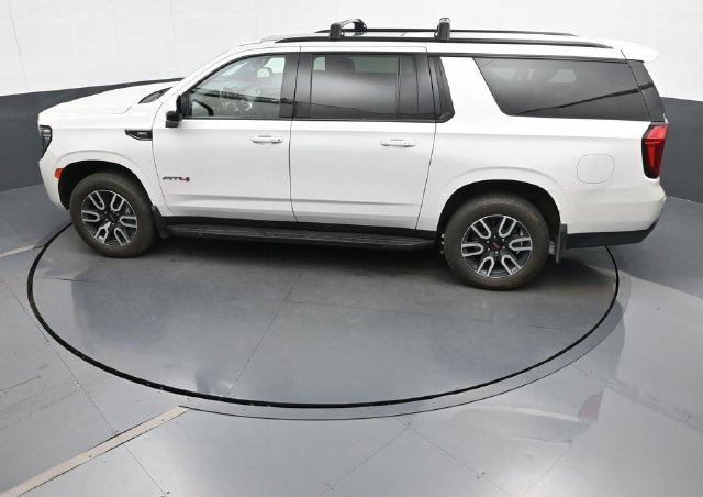 Used 2023 GMC Yukon XL AT4 AWD/4WD image 29