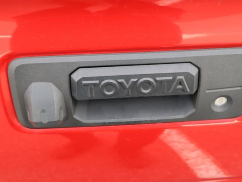 Used 2018 Toyota Tacoma TRD Off-Road w/ TRD Premium Off Road Package image 42