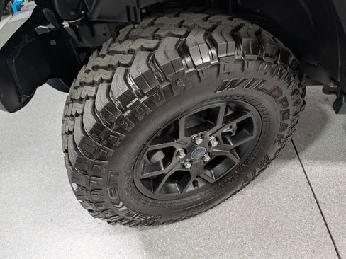 Used 2024 Jeep Wrangler Unlimited AWD/4WD image 9