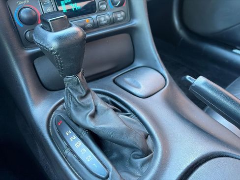 Used 1998 Chevrolet Corvette Coupe w/ Roof Pkg RWD image 11