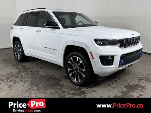 Used 2023 Jeep Grand Cherokee Overland image 1