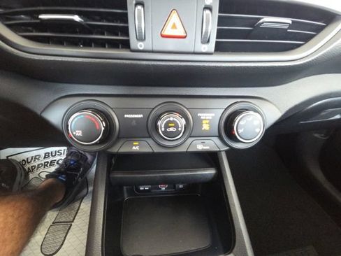 Used 2024 Kia Forte LXS w/ LXS Technology Package FWD image 15