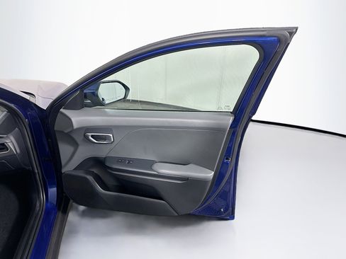 Used 2025 Kia K4 LXS image 32