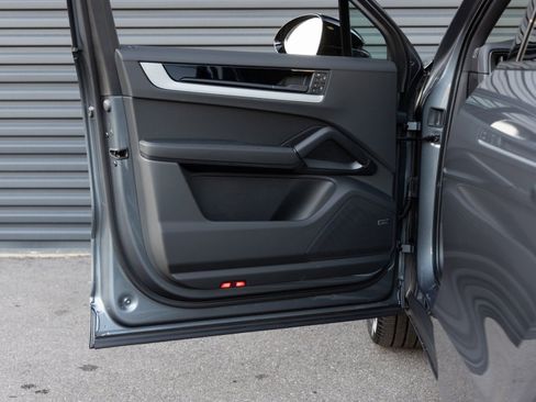 New 2026 Porsche Cayenne image 20