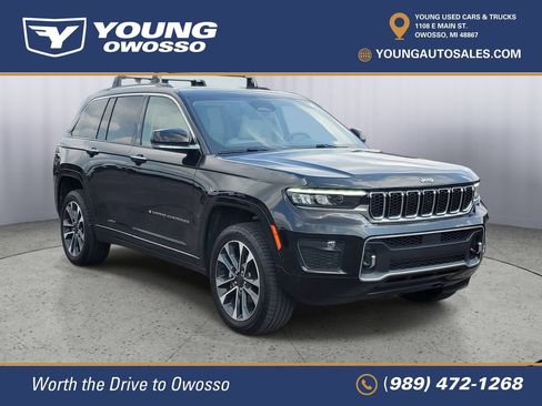 Used 2022 Jeep Grand Cherokee Overland w/ Luxury Tech Group IV AWD/4WD image 2