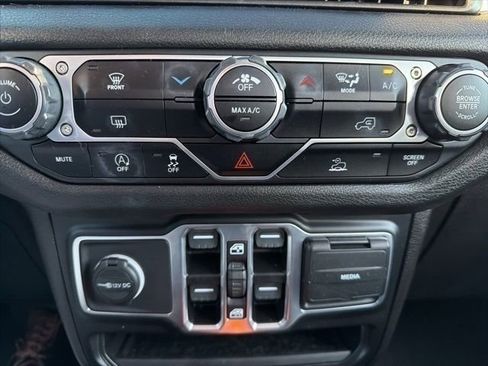 Used 2024 Jeep Gladiator Sport image 12