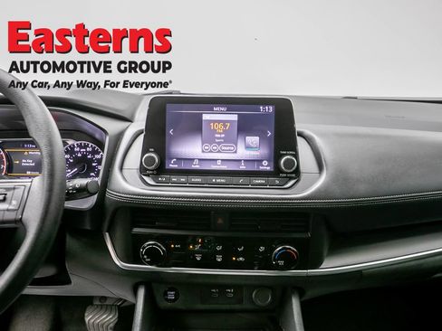 Used 2024 Nissan Rogue S FWD image 11